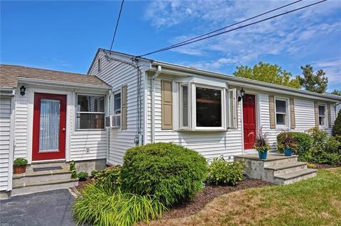 14 Ridgeway Dr, Warren, RI 02885 photo 2