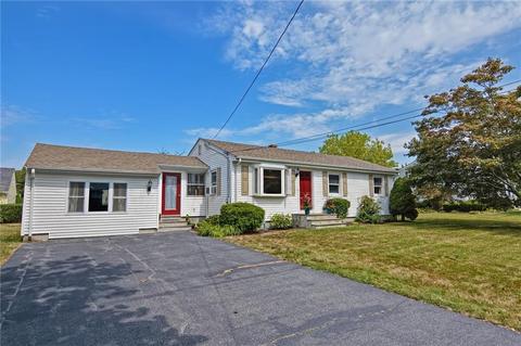 14 Ridgeway Dr, Warren, RI 02885 photo 3