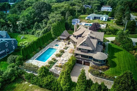 93 Wagner Rd, Westerly, RI 02891 photo 2