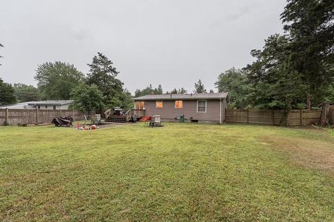8 Evergreen Dr, Exeter, RI 02822 photo 3