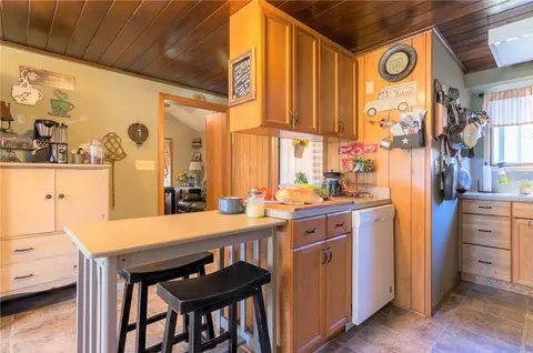 2 Lake View Cir, Glocester, RI 02814 photo 10