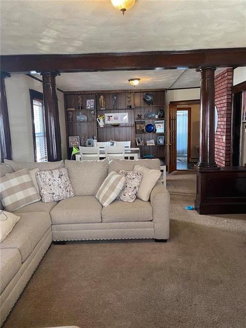246 Park Pl, Woonsocket, RI 02895 photo 2
