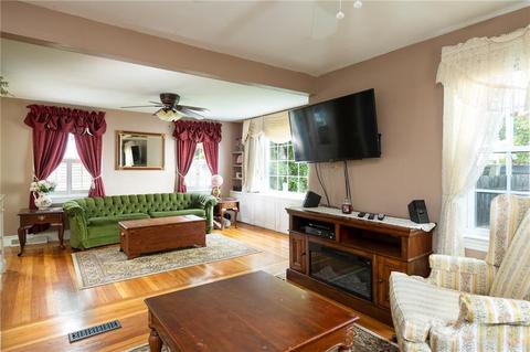 38 Modena Dr, Warwick, RI 02886 photo 12