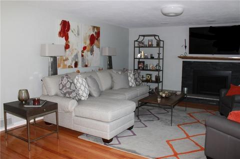 429 Algonquin Dr, Warwick, RI 02888 photo 3