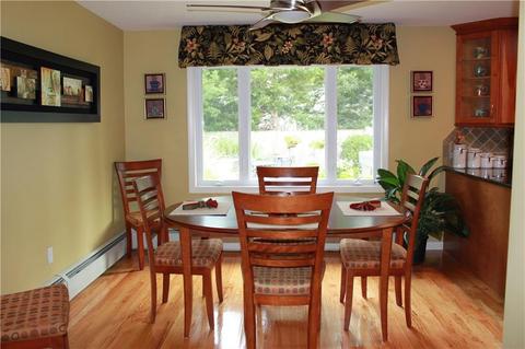 429 Algonquin Dr, Warwick, RI 02888 photo 8