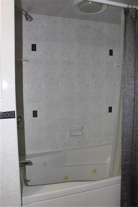 429 Algonquin Dr, Warwick, RI 02888 photo 34