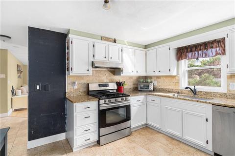 70 Sage Dr, Warwick, RI 02886 photo 13