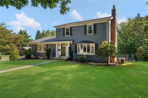 70 Sage Dr, Warwick, RI 02886 photo 1