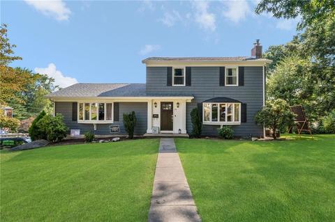 70 Sage Dr, Warwick, RI 02886 photo 2