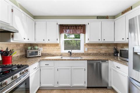 70 Sage Dr, Warwick, RI 02886 photo 14