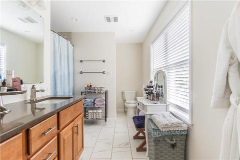 566 E Main Rd, Middletown, RI 02842 photo 17