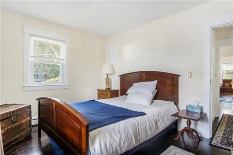 566 E Main Rd, Middletown, RI 02842 photo 32