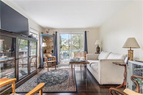 566 E Main Rd, Middletown, RI 02842 photo 26