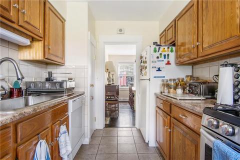 566 E Main Rd, Middletown, RI 02842 photo 30