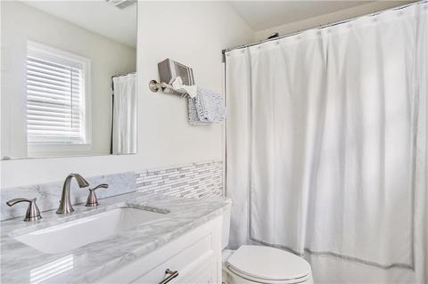 566 E Main Rd, Middletown, RI 02842 photo 21
