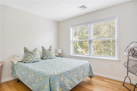 566 E Main Rd, Middletown, RI 02842 photo 20