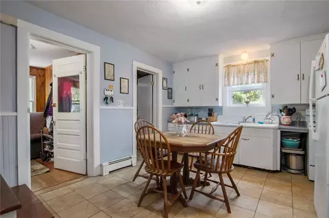 7 Ava St, Westerly, RI 02891 photo 5