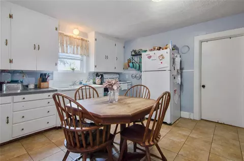 7 Ava St, Westerly, RI 02891 photo 4