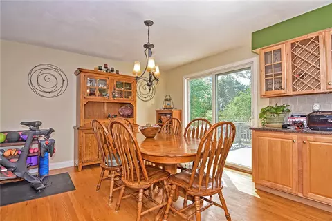 7 Asylum Rd, Warren, RI 02885 photo 10
