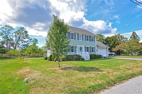 7 Asylum Rd, Warren, RI 02885 photo 2