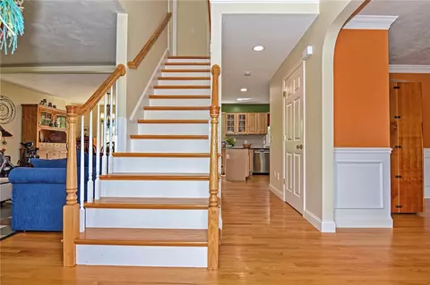 7 Asylum Rd, Warren, RI 02885 photo 4