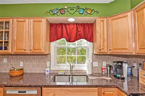 7 Asylum Rd, Warren, RI 02885 photo 15