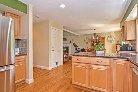 7 Asylum Rd, Warren, RI 02885 photo 16