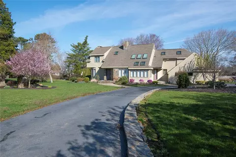 34 Timothy Dr, Westerly, RI 02891 photo 2