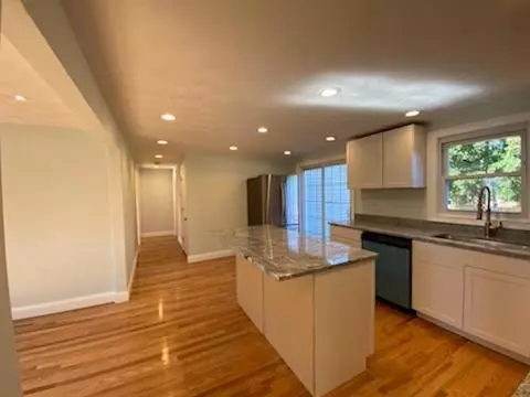 25 Parsonage Dr, Warwick, RI 02889 photo 5