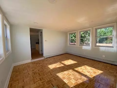 25 Parsonage Dr, Warwick, RI 02889 photo 2