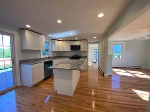 25 Parsonage Dr, Warwick, RI 02889 photo 3