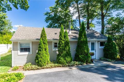 40 Lake Washington Dr, Glocester, RI 02814 photo 2