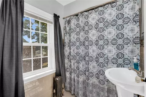 18 Maplehurst Ave, Warwick, RI 02889 photo 11