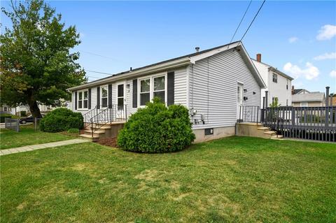 8 Hamilton St, Woonsocket, RI 02895 photo 3