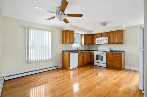8 Hamilton St, Woonsocket, RI 02895 photo 9