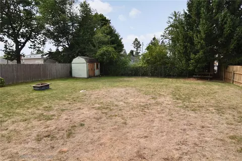 387 Maple St, Warwick, RI 02888 photo 35