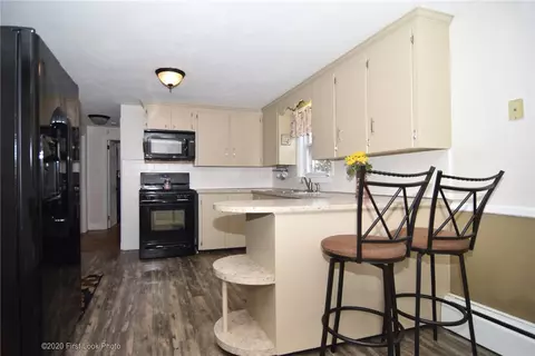 387 Maple St, Warwick, RI 02888 photo 7