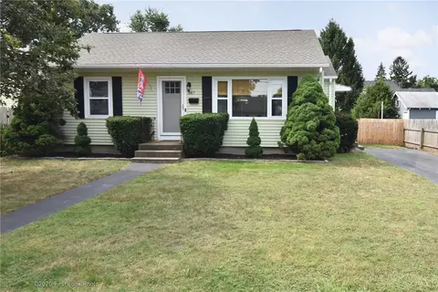 387 Maple St, Warwick, RI 02888 photo 1