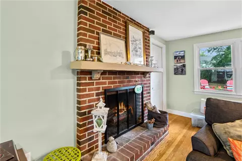 90 Spofford Ave, Warwick, RI 02888 photo 9