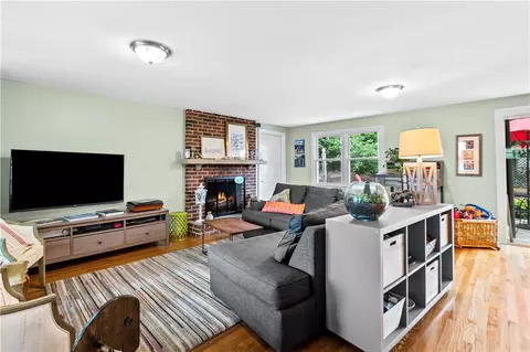 90 Spofford Ave, Warwick, RI 02888 photo 8