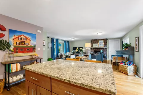 90 Spofford Ave, Warwick, RI 02888 photo 4