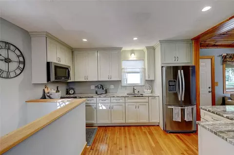 22 Snow Rd, Warwick, RI 02888 photo 9