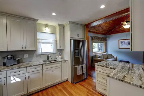 22 Snow Rd, Warwick, RI 02888 photo 10