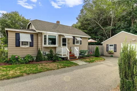 22 Snow Rd, Warwick, RI 02888 photo 1
