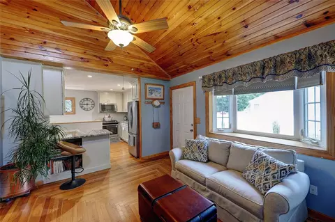 22 Snow Rd, Warwick, RI 02888 photo 6