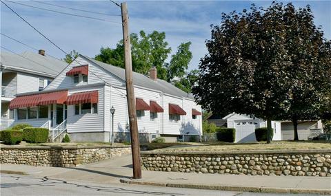 134 Carnation St, Woonsocket, RI 02895 photo 2