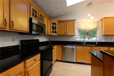 1 Mockingbird Dr, Exeter, RI 02822 photo 7