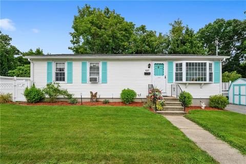 137 Grand St, Woonsocket, RI 02895 photo 2