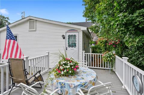 137 Grand St, Woonsocket, RI 02895 photo 6