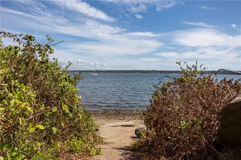 10 Riptide Dr, North Kingstown, RI 02874 photo 2